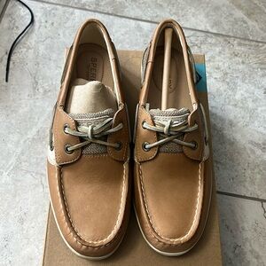 Sperry size 8.5 unworn with box